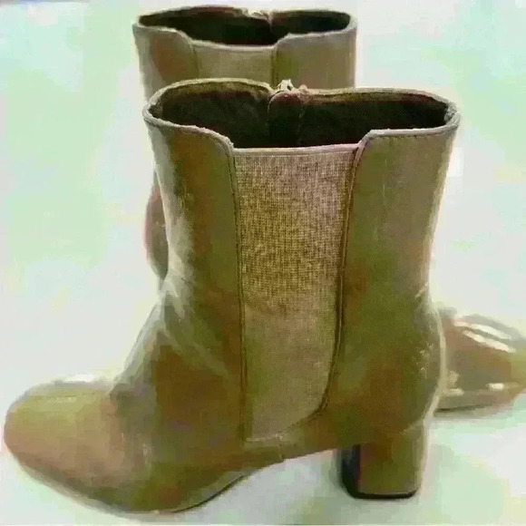 Elegant Beige Ankle Boots - Picture 7 of 13
